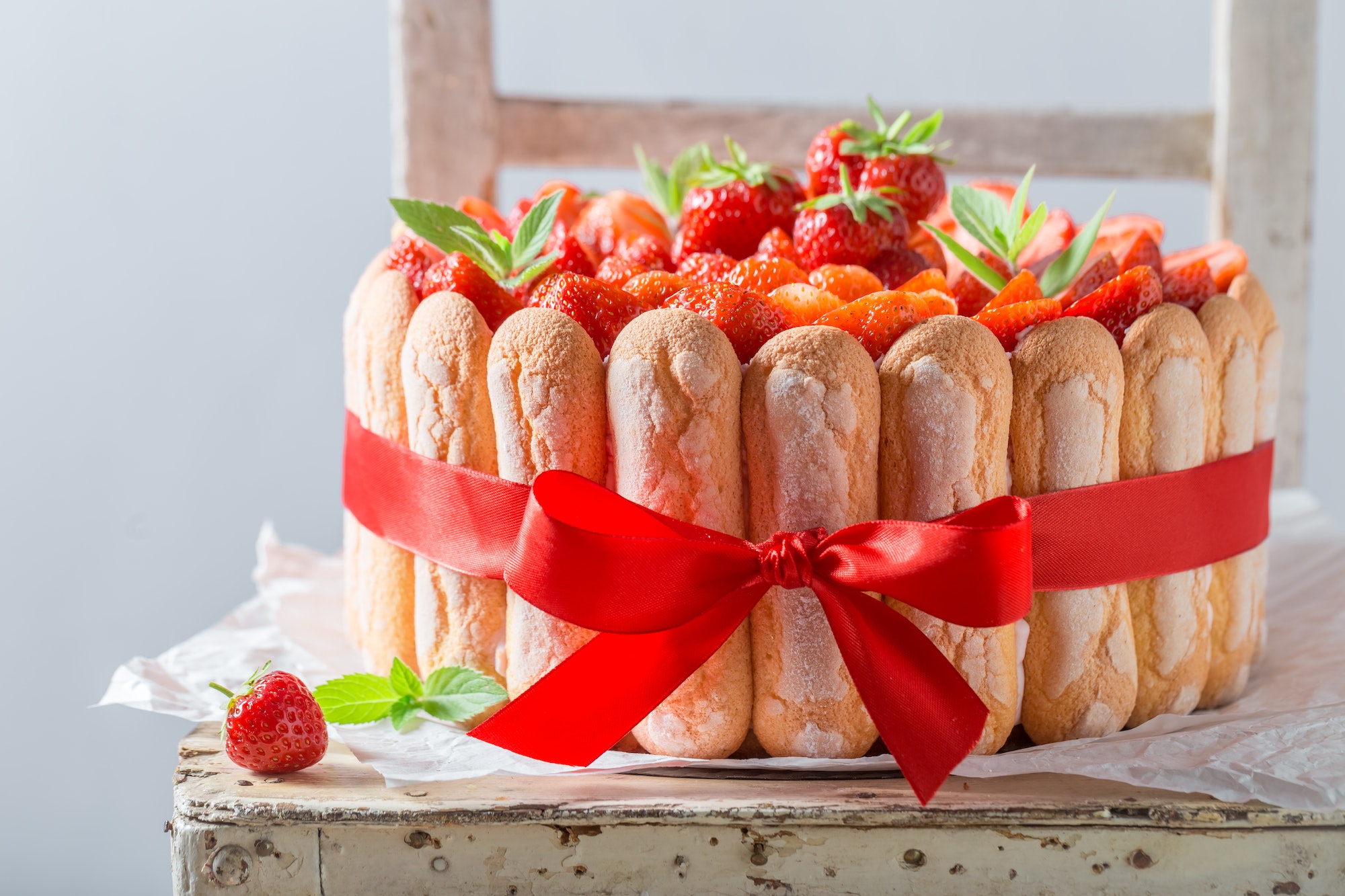 homemade-and-delicious-cake-with-jelly-and-strawberries-.jpg